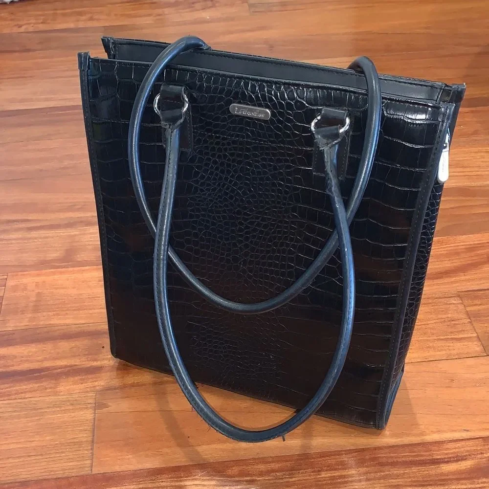 Targus Elegant Black Crocodile-Embossed 16x12in leather Tote Bag